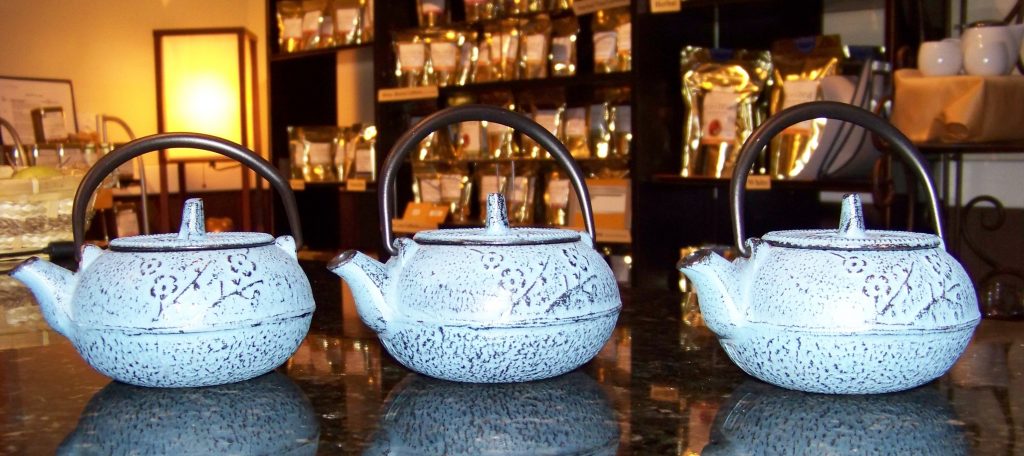 tea tasting, zentea tea tasting, blue cast iron tea pots. tea flights, pots of tea, Black tea tasting, oolong tea tasting, green tea tasting, white tea tasting, rooibos tea tasting, herbal tea tasting, wellness tea tastings, mate tea tasting,