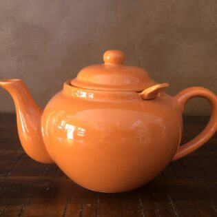 tea pot ceramic orange 2o0z